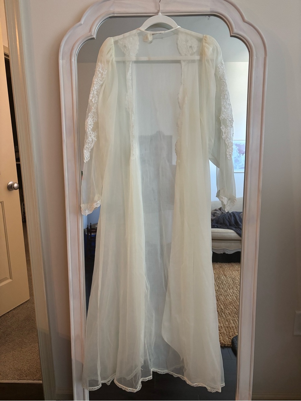 Vintage capped sleeve lace robe S - Picture 5 of 5